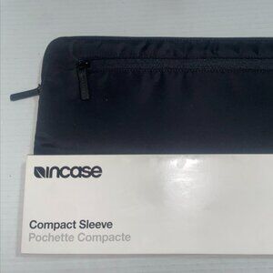 Incase - Compact Sleeve up to 14" MacBook - Black